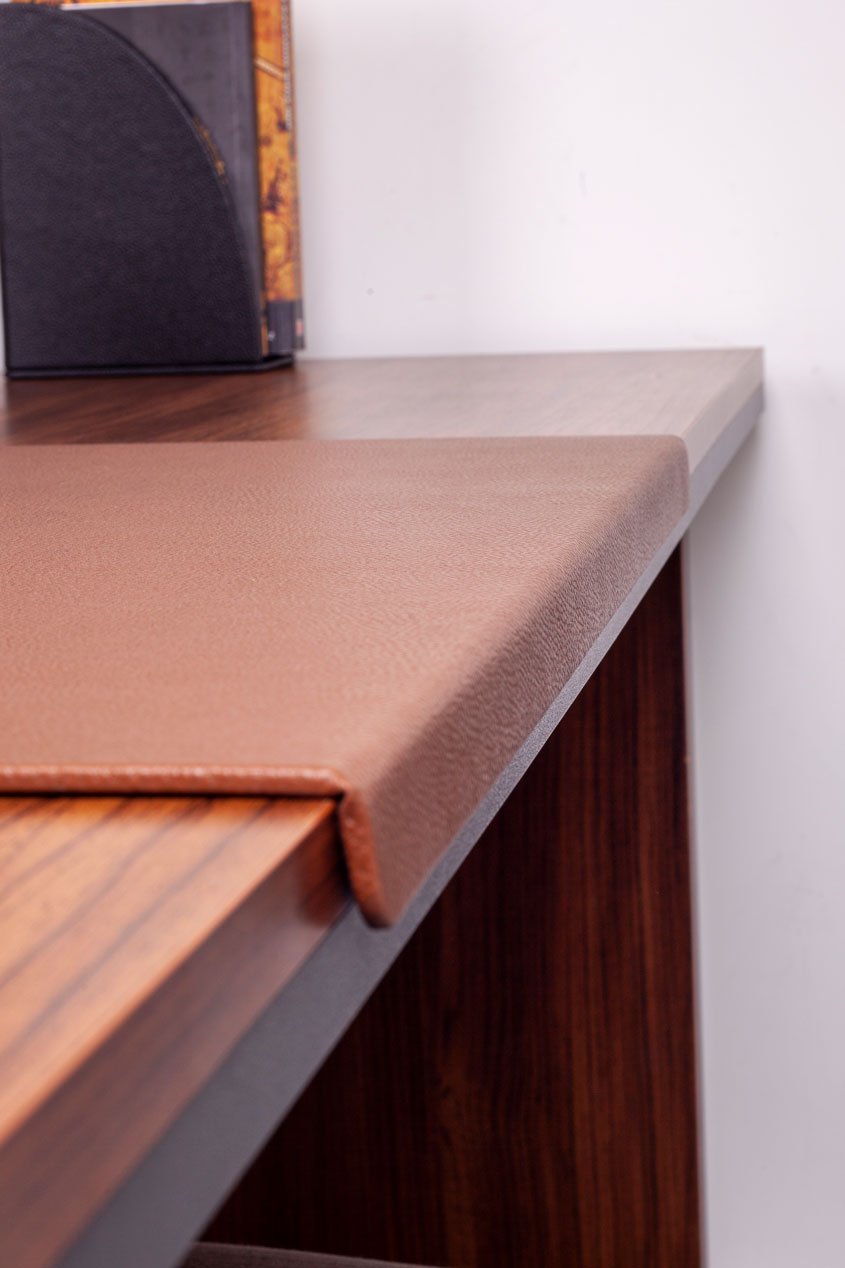 Leather Desk Mat With Tan Edge Protection 60x40cm