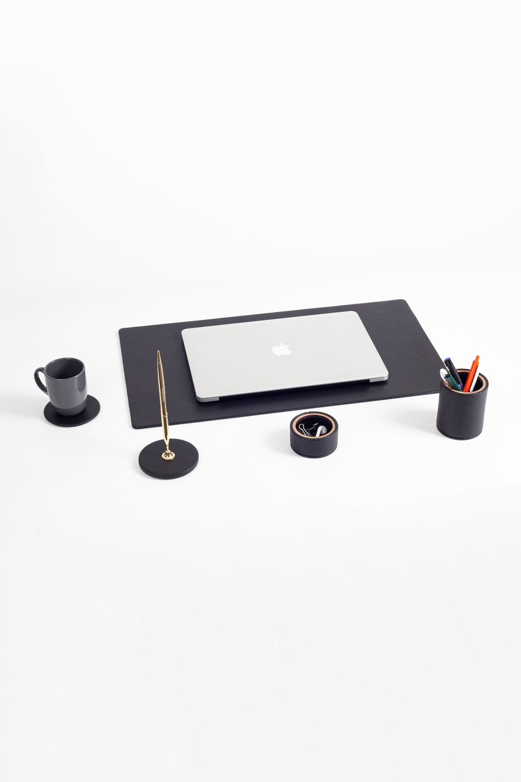 Polo Leather Desktop Set Black 5 Pieces Wooden Detailed With Gold Pen