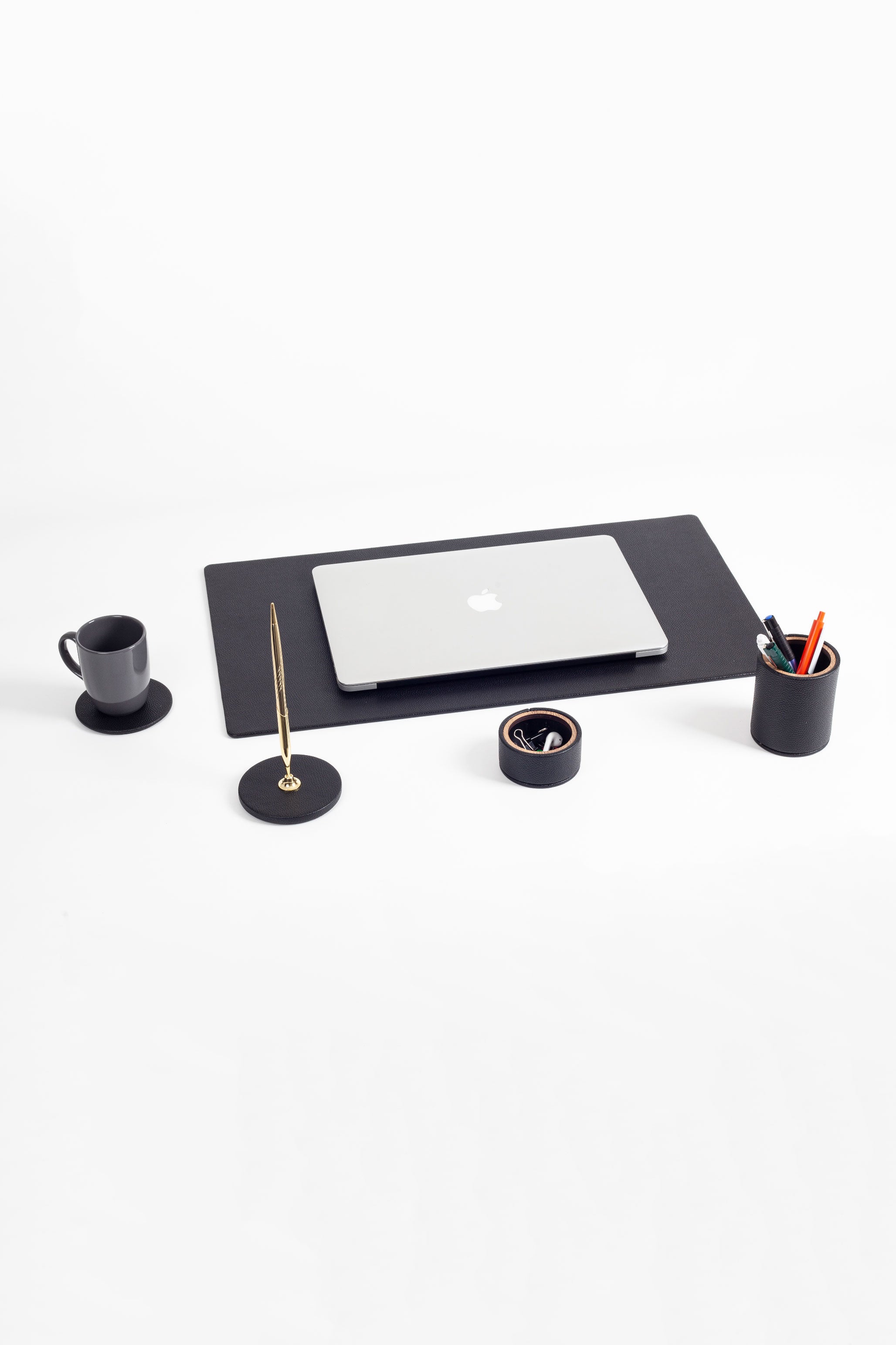 Polo Leather Desktop Set Black 5 Pieces Wooden Detailed With Gold Pen