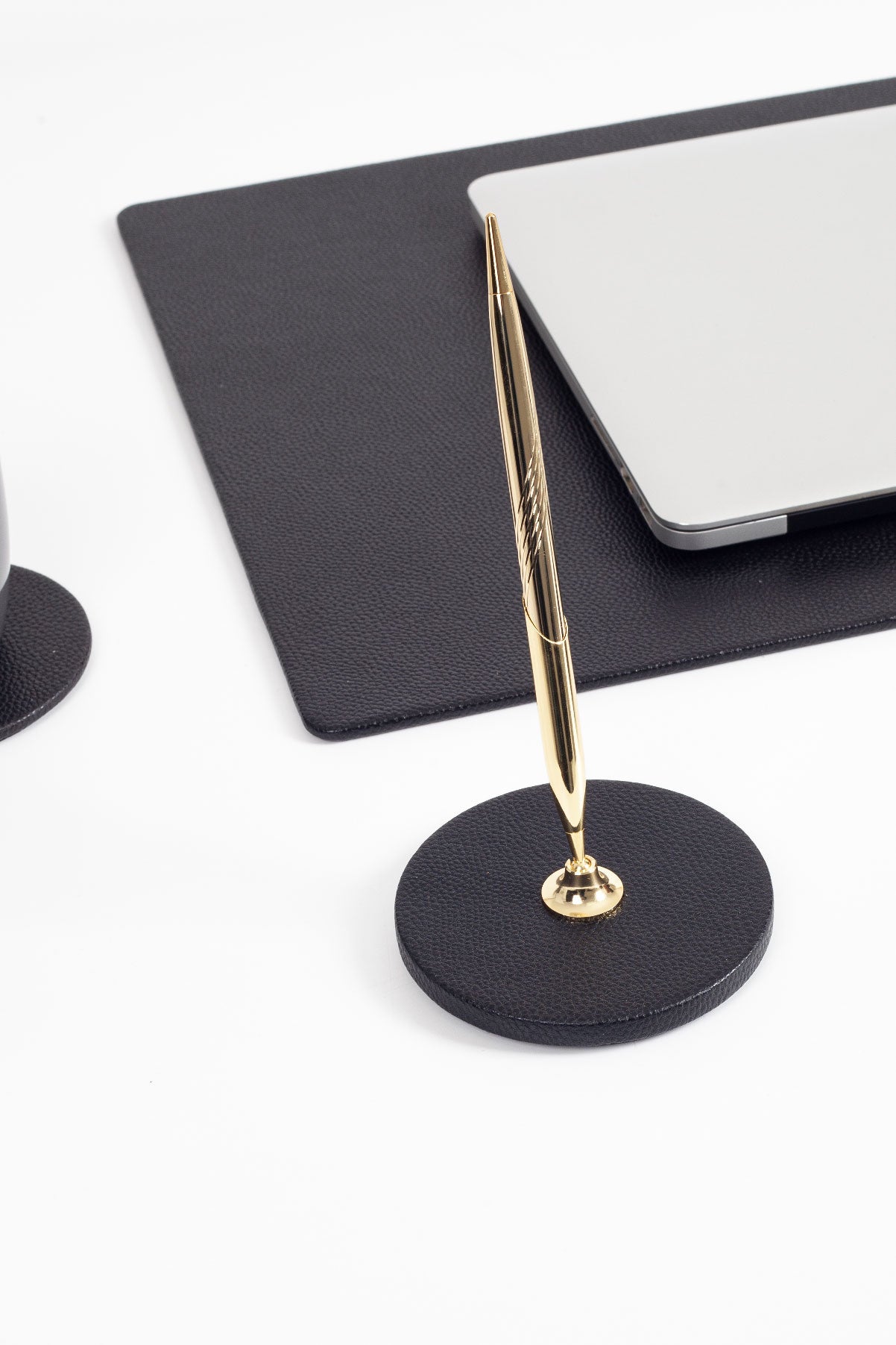 Polo Leather Desktop Set Black 5 Pieces Wooden Detailed With Gold Pen