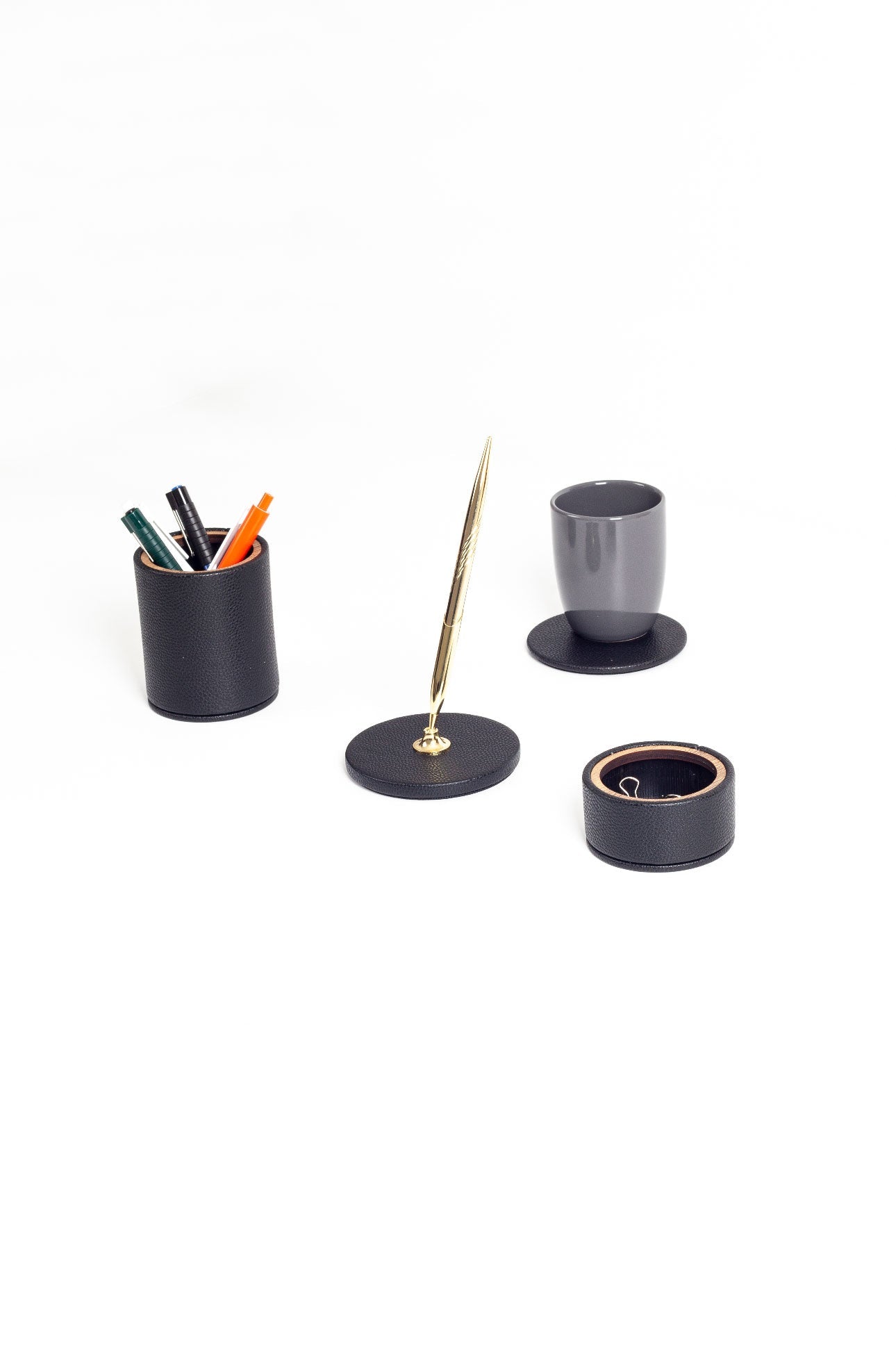 Polo Leather Desktop Set 4 Pieces Wooden Detailed With Gold Pen