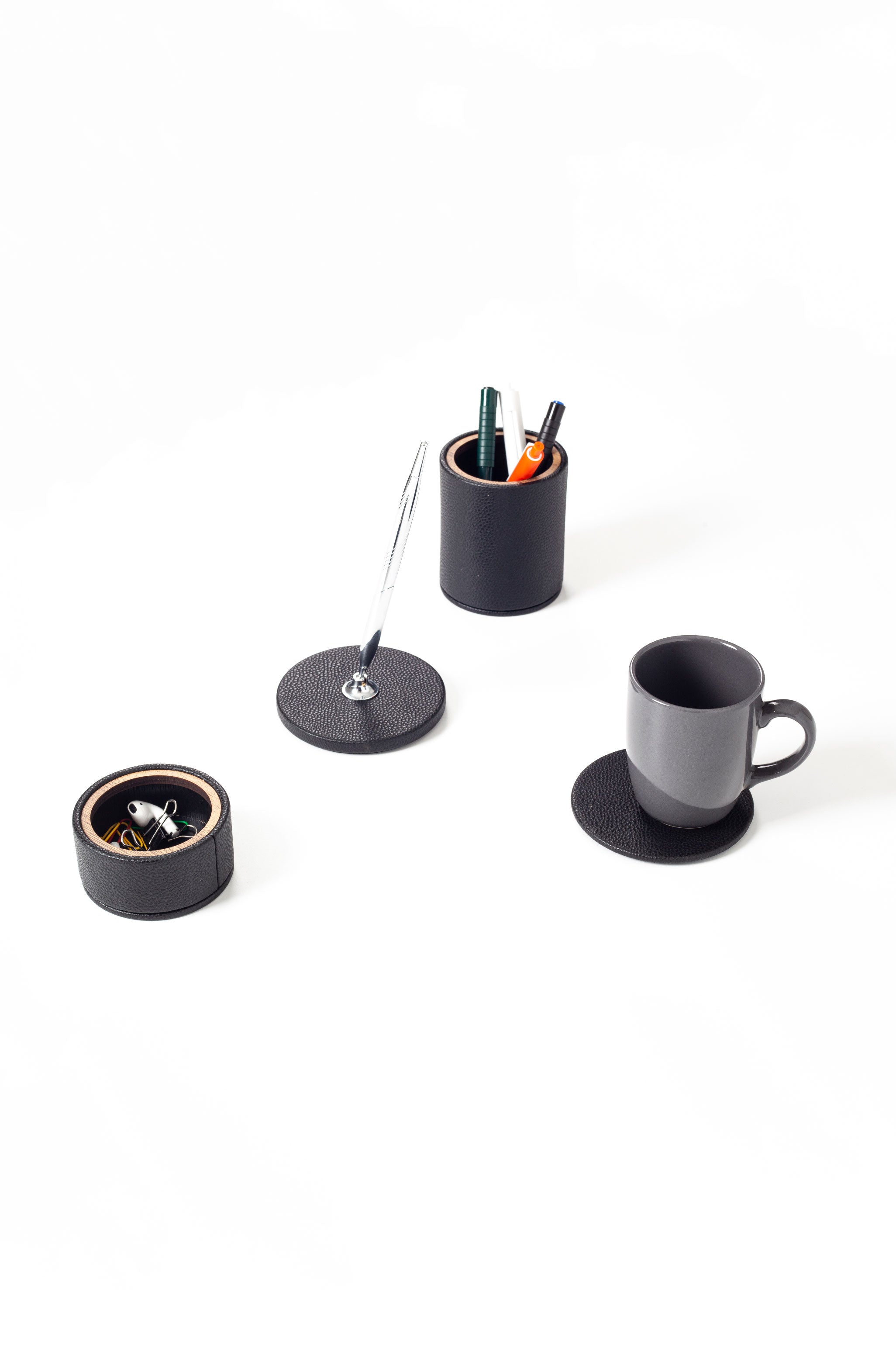 Polo Leather Desktop Set 4 Pieces Wooden Detailed Chrome Pen